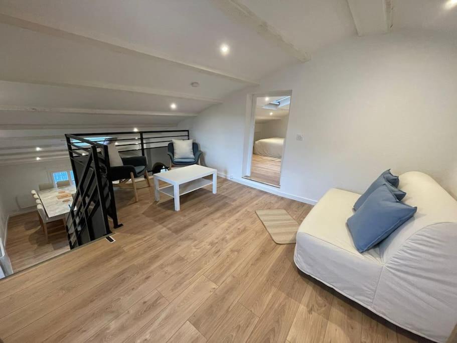 Duplex Sous Les Toits Lägenhet Riez Exteriör bild